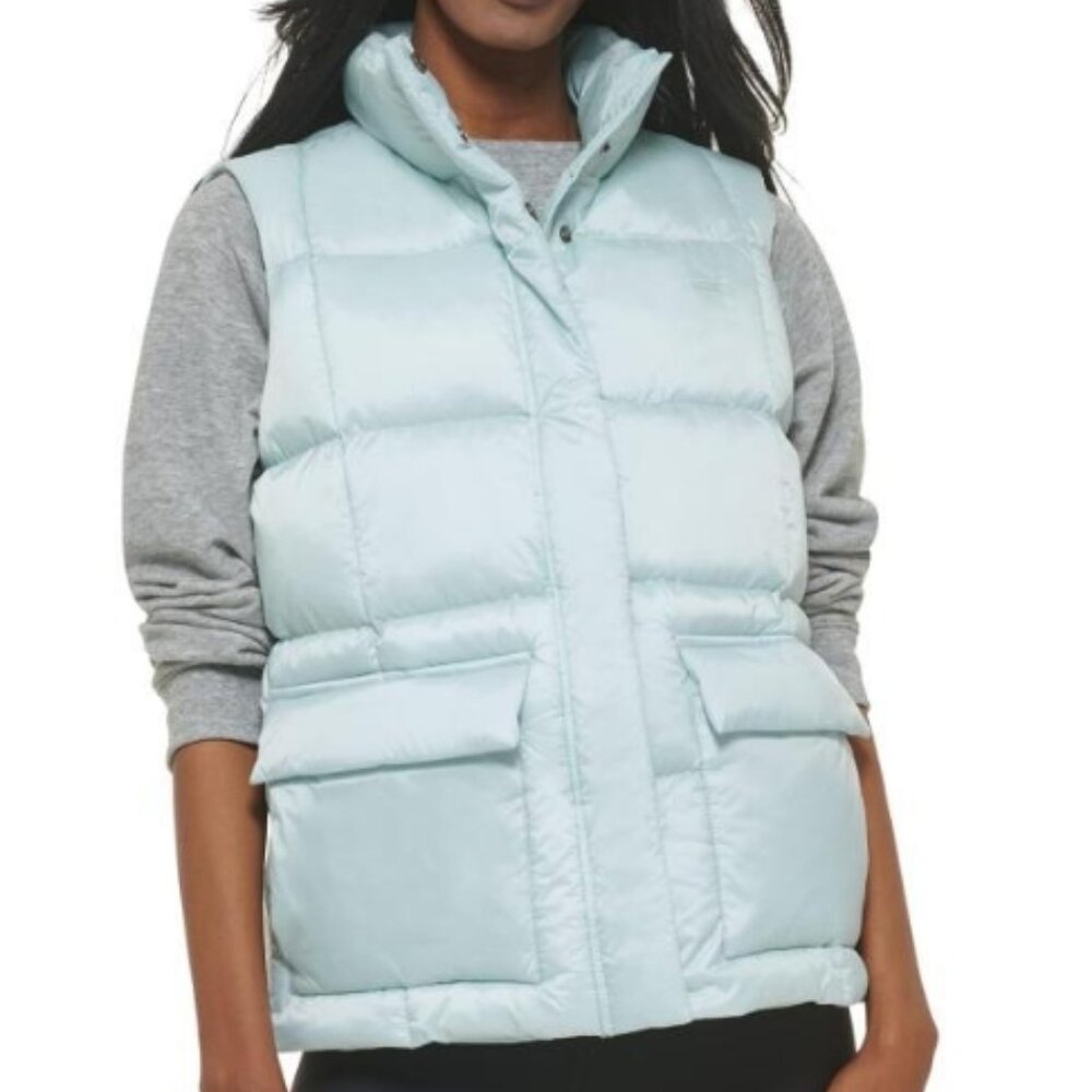💕Puffer Vest by Levi's 💕